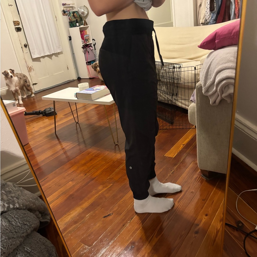 Black lululemon dance studio jogger - Picture 2 of 4